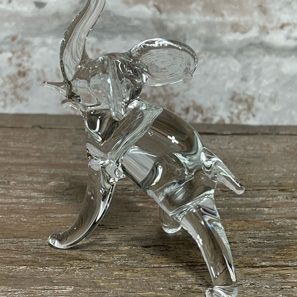 Glass Elephant Figurine Vintage Clear Glass Made In Taiwan 1970s Piece Detailed - Picture 3 of 8
